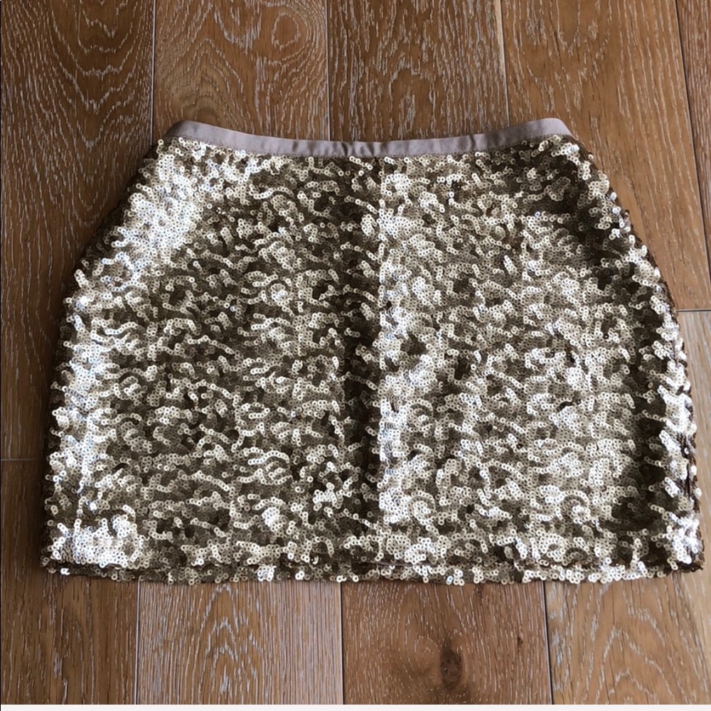 ❤️‍🔥NWOT❤️‍🔥Victoria’s Secret Gorgeous Fully Lined Gold Sequined Mini Skirt
